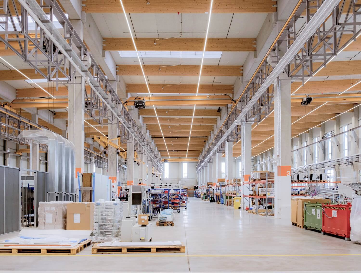 Foto von einer Lagerhalle Foto von einer Lagerhalle