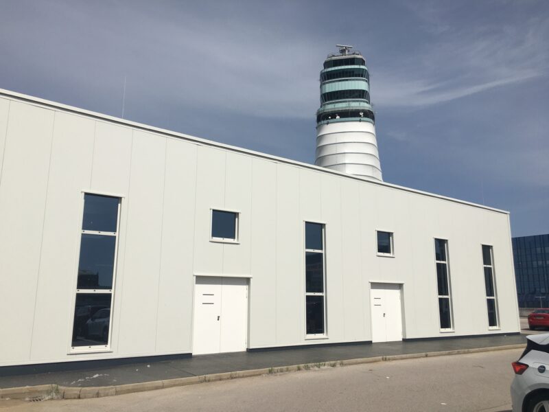 FLUGHAFEN WIEN TERMINAL 1A DACH- UND FASSADENSANIERUNG